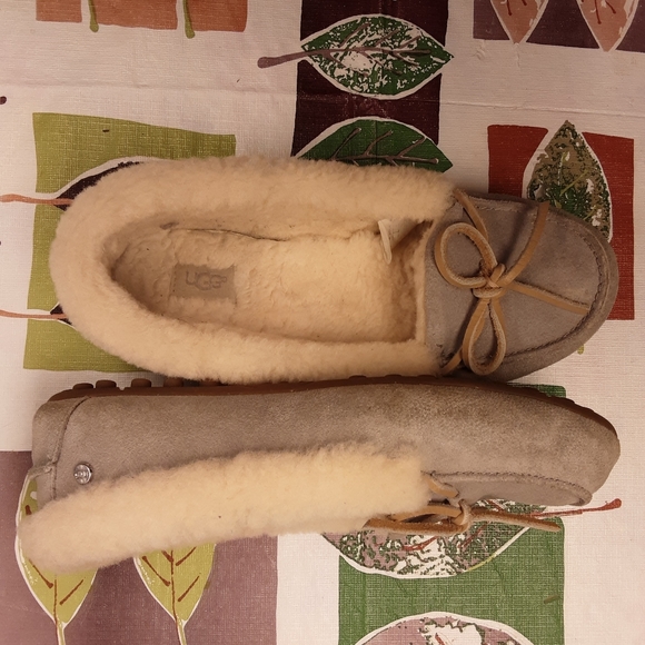RARE Genuine Ugg Solana Moccasin Size 8M - Picture 8 of 12
